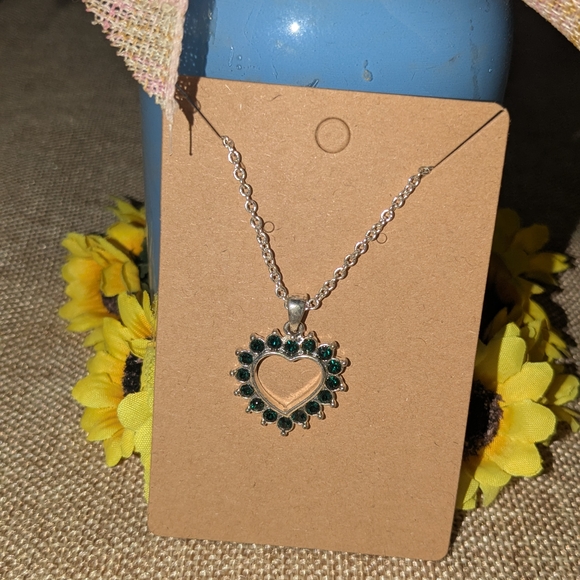 Silver and Green Heart Pendant Necklace - Picture 1 of 1